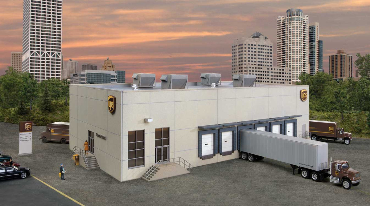 Walthers Cornerstone UPS® Centro de Operaciones de UPS | Kit de Construcción HO 933-4110