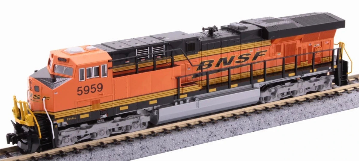 Kato | Locomotora Diésel GE Evolution Series ES44AC (Sistema Análogo / Standard DC) | BNSF Railway (Escala N) #5959